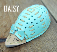 Load image into Gallery viewer, Hedgehog Pincushions